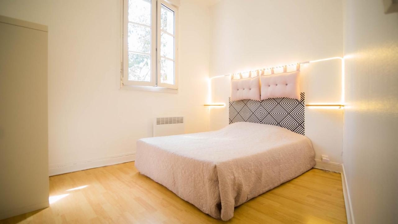 Appartement Au Centre De La Cite Des Sacres Reims Bagian luar foto